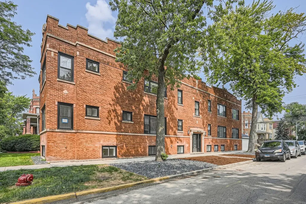 2602 North Springfield Avenue Chicago IL 60647