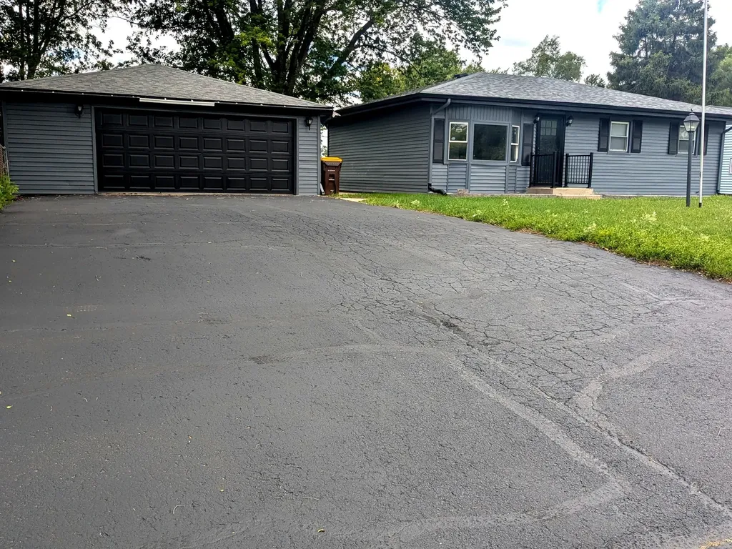 3025 18TH Street Rockford IL 61109