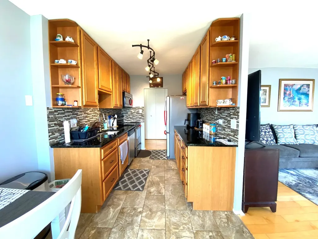7033 North Kedzie Avenue Chicago IL 60645