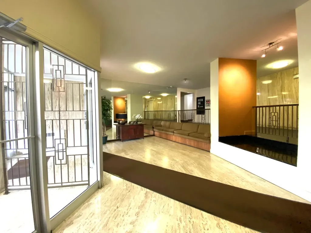 7033 North Kedzie Avenue Chicago IL 60645