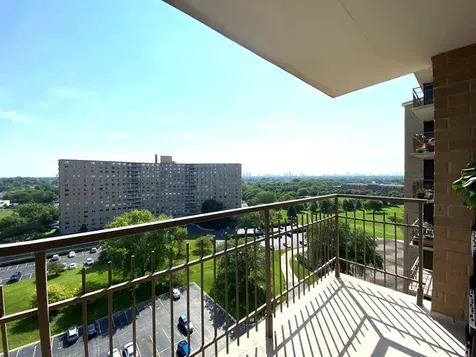 7033 North Kedzie Avenue Chicago IL 60645