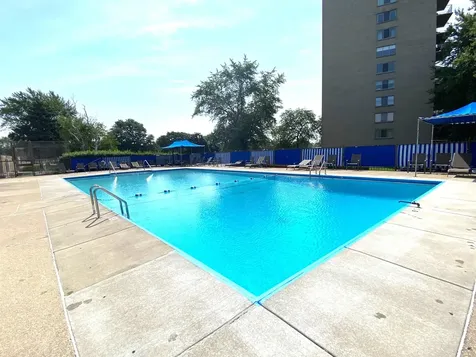 7033 North Kedzie Avenue Chicago IL 60645