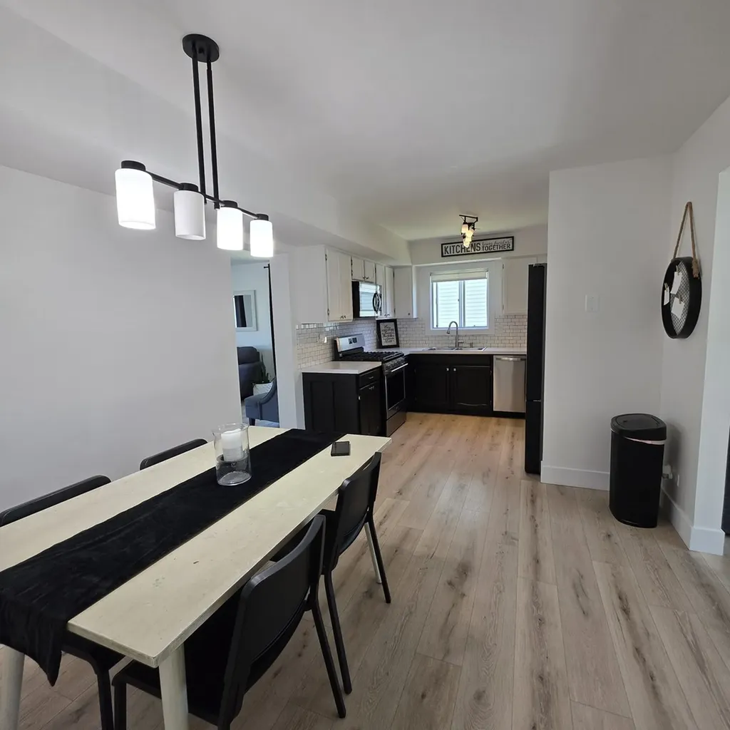 2475 Ridge Avenue Aurora IL 60504