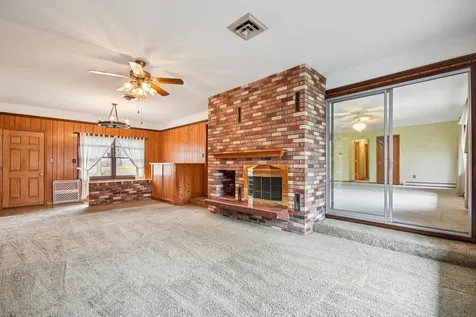 407 Ottawa Street Morris IL 60450