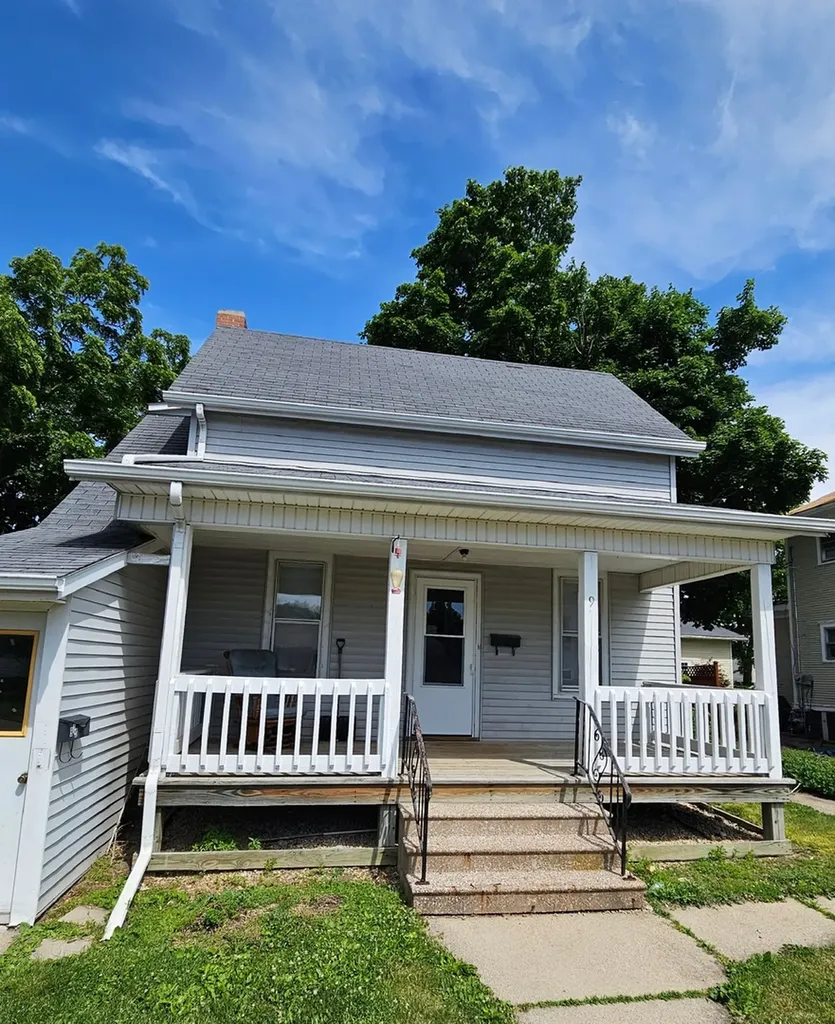 9 North Randolph Street Princeton IL 61356