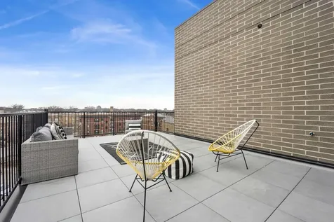 5630 North Broadway Street Chicago IL 60660