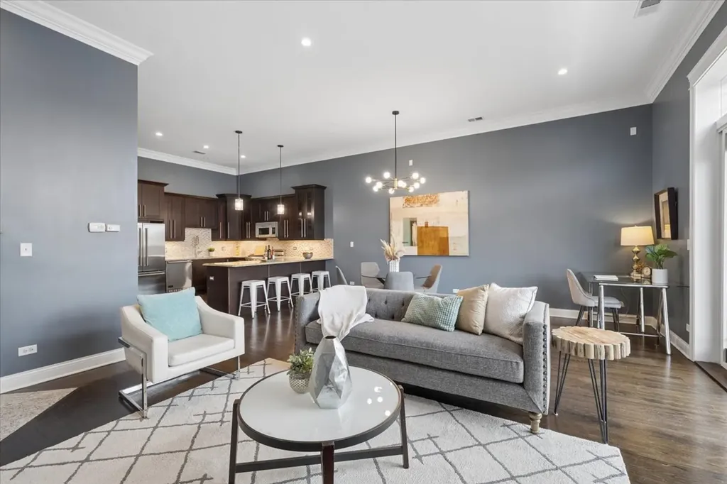 1423 West Belmont Avenue Chicago IL 60657