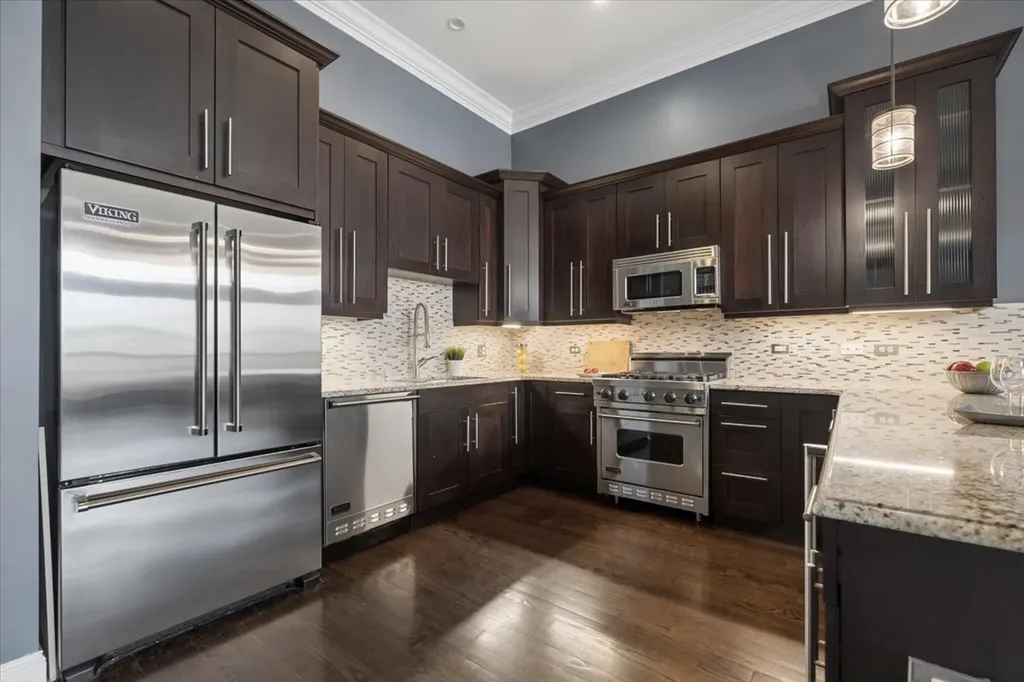 1423 West Belmont Avenue Chicago IL 60657