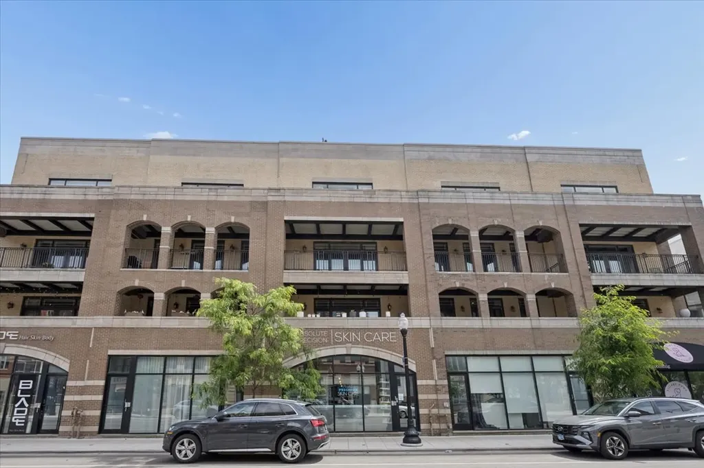 1423 West Belmont Avenue Chicago IL 60657