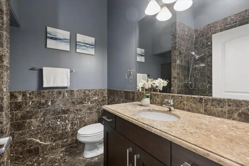 1423 West Belmont Avenue Chicago IL 60657