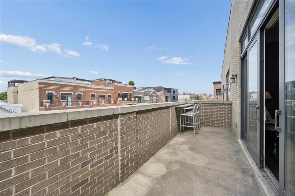 1423 West Belmont Avenue Chicago IL 60657