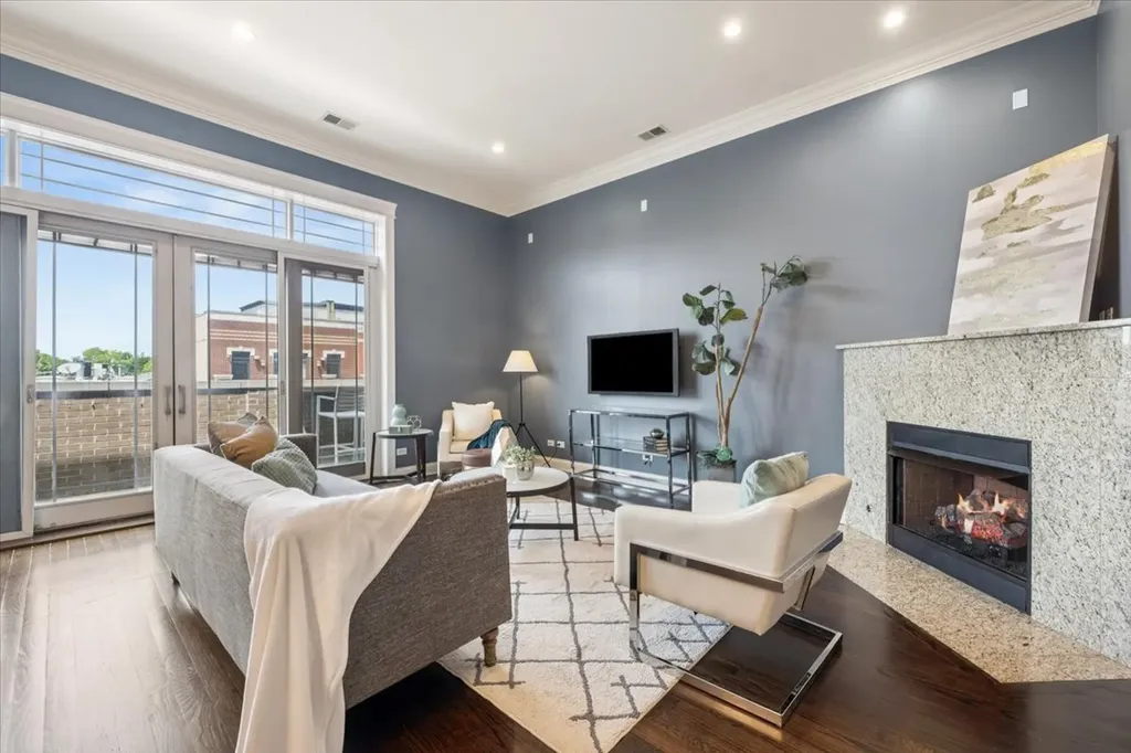 1423 West Belmont Avenue Chicago IL 60657