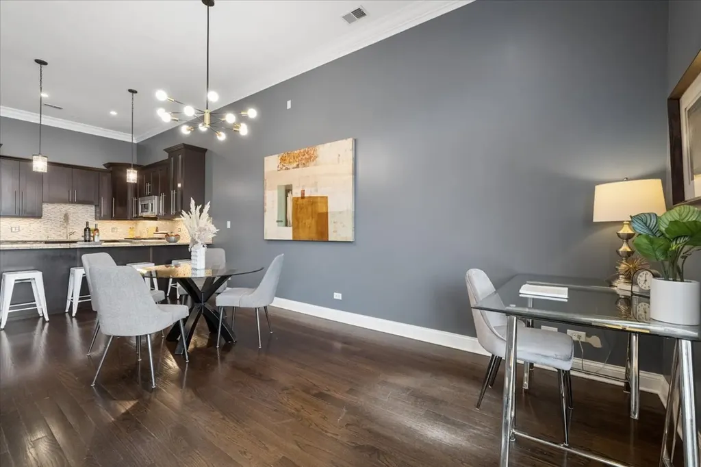 1423 West Belmont Avenue Chicago IL 60657