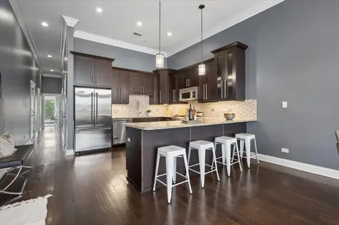 1423 West Belmont Avenue Chicago IL 60657