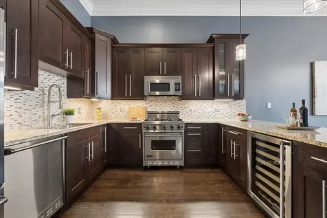 1423 West Belmont Avenue Chicago IL 60657