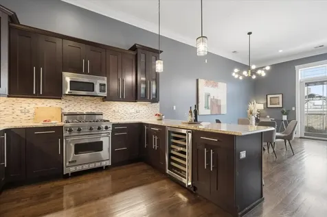 1423 West Belmont Avenue Chicago IL 60657