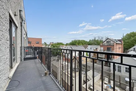 1423 West Belmont Avenue Chicago IL 60657