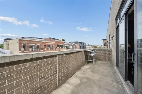 1423 West Belmont Avenue Chicago IL 60657