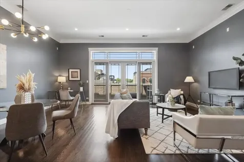 1423 West Belmont Avenue Chicago IL 60657
