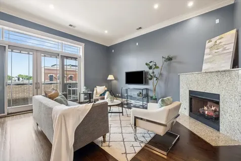 1423 West Belmont Avenue Chicago IL 60657