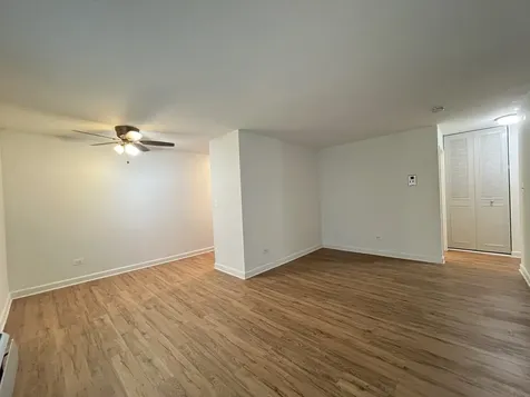 516 West Melrose Street Chicago IL 60657