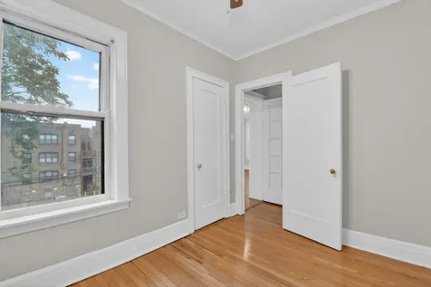 6815 South Crandon Avenue Chicago IL 60649