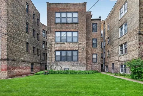 6815 South Crandon Avenue Chicago IL 60649