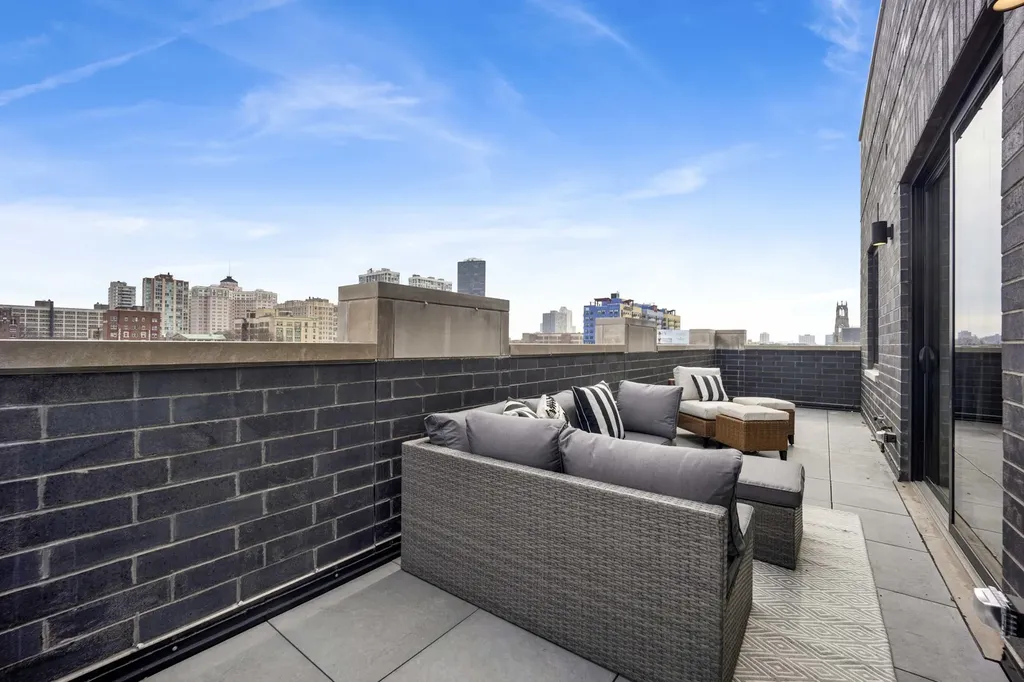 5630 North Broadway Street Chicago IL 60660