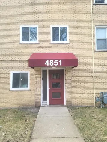 4851 Greenleaf Street Skokie IL 60077