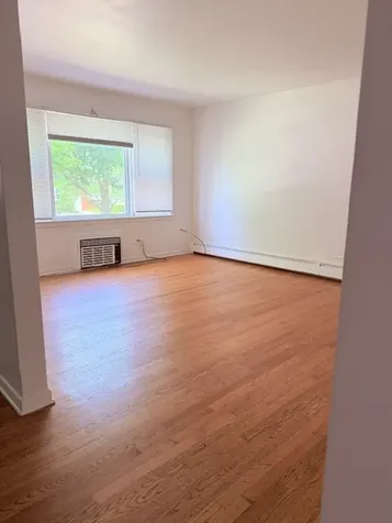 4851 Greenleaf Street Skokie IL 60077