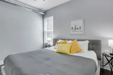 1610 West Waveland Avenue Chicago IL 60613