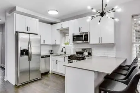 1610 West Waveland Avenue Chicago IL 60613