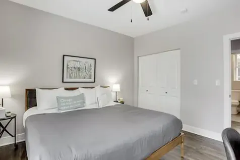 1610 West Waveland Avenue Chicago IL 60613