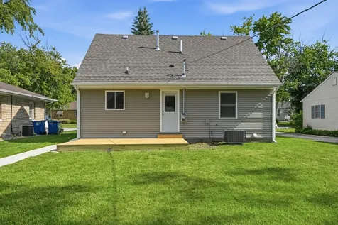 696 1ST Street Crete IL 60417