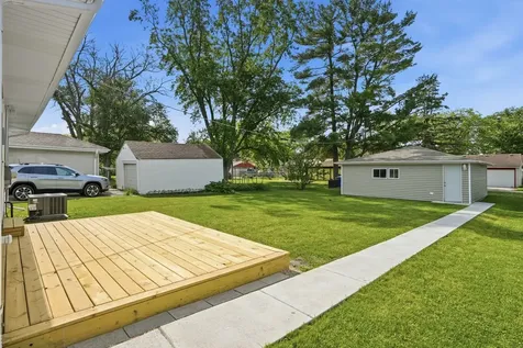696 1ST Street Crete IL 60417