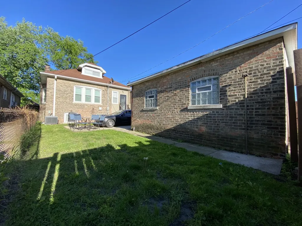 8136 South Luella Avenue Chicago IL 60617