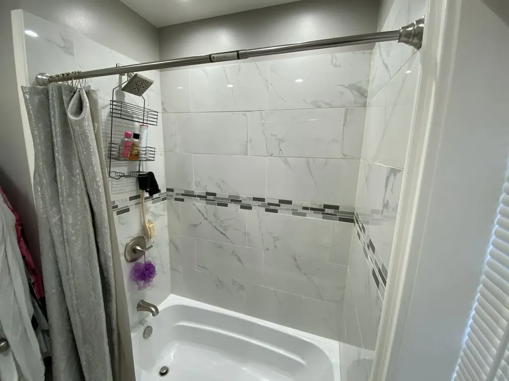 8136 South Luella Avenue Chicago IL 60617