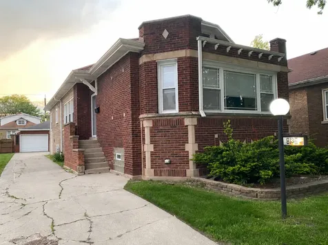 8136 South Luella Avenue Chicago IL 60617