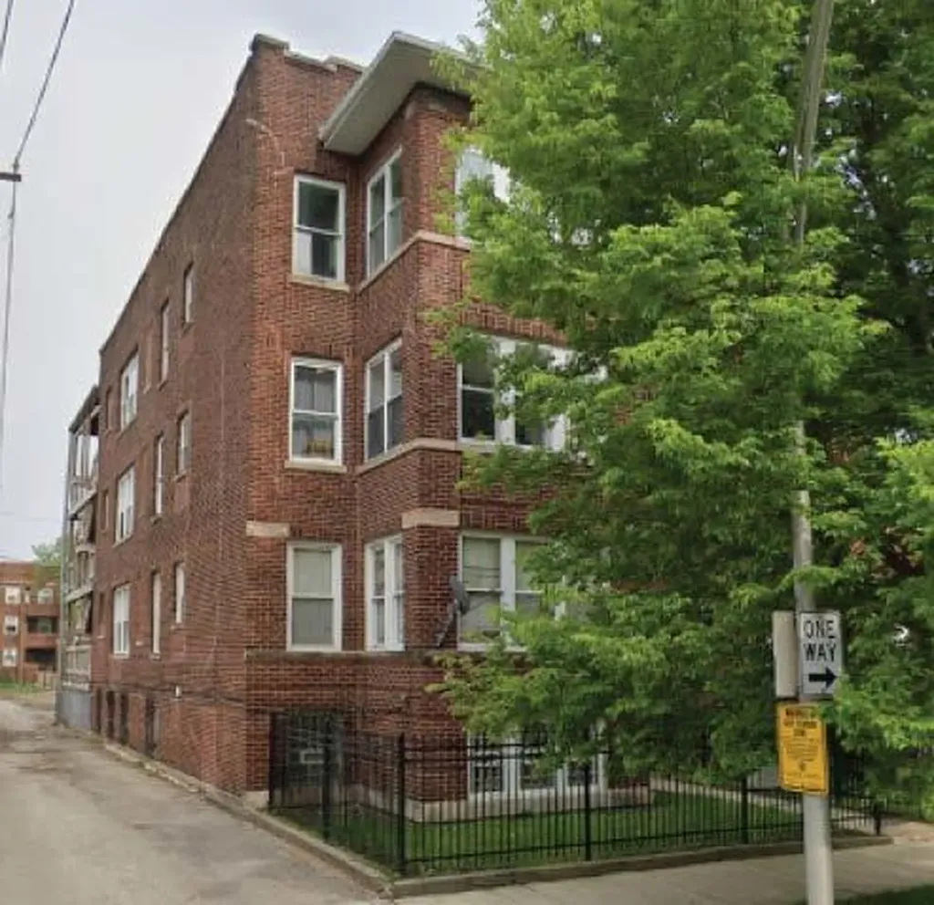 6915 South Peoria Street Chicago IL 60621