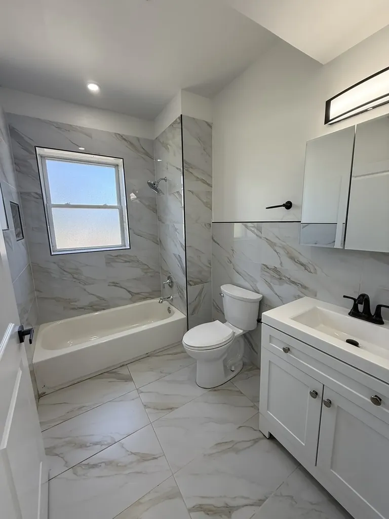 6915 South Peoria Street Chicago IL 60621