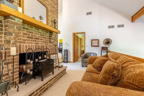 11 Lake View Road Hawthorn Woods IL 60047