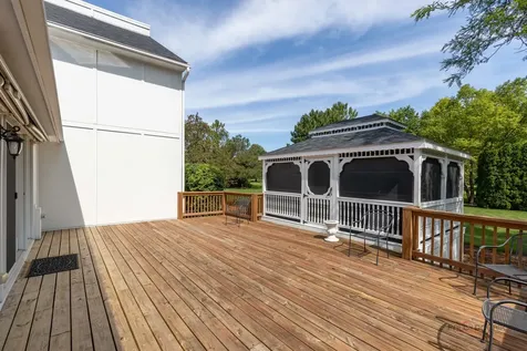 11 Lake View Road Hawthorn Woods IL 60047
