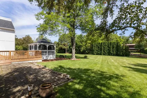 11 Lake View Road Hawthorn Woods IL 60047
