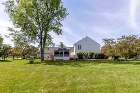 11 Lake View Road Hawthorn Woods IL 60047