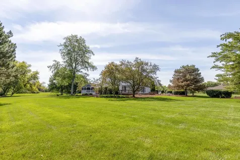 11 Lake View Road Hawthorn Woods IL 60047