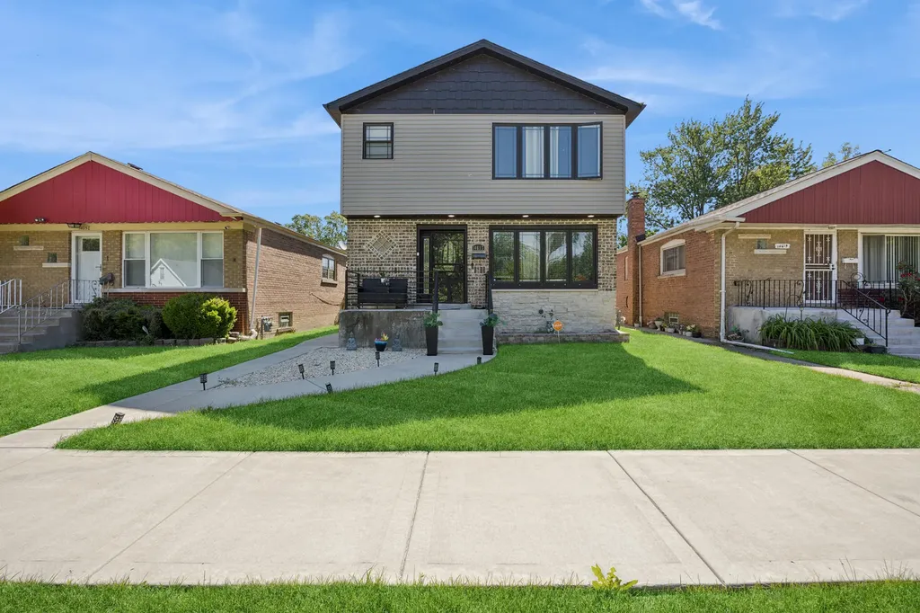 14617 Vine Avenue Harvey IL 60426