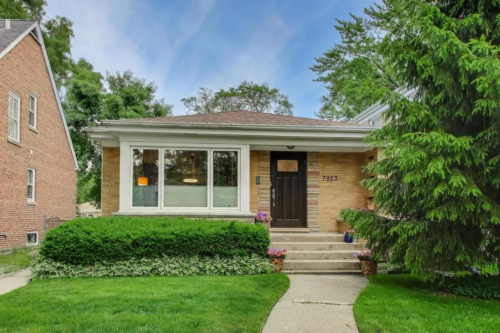 7923 Kolmar Avenue Skokie IL 60076