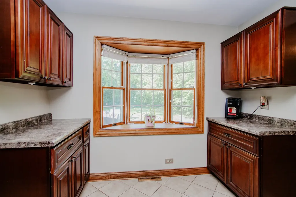 722 North Mavis Lane Addison IL 60101