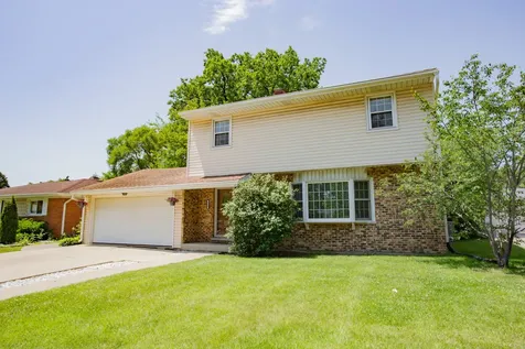 722 North Mavis Lane Addison IL 60101