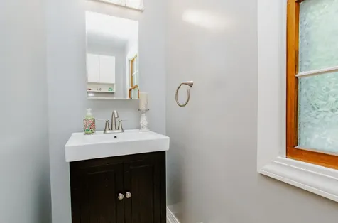 722 North Mavis Lane Addison IL 60101